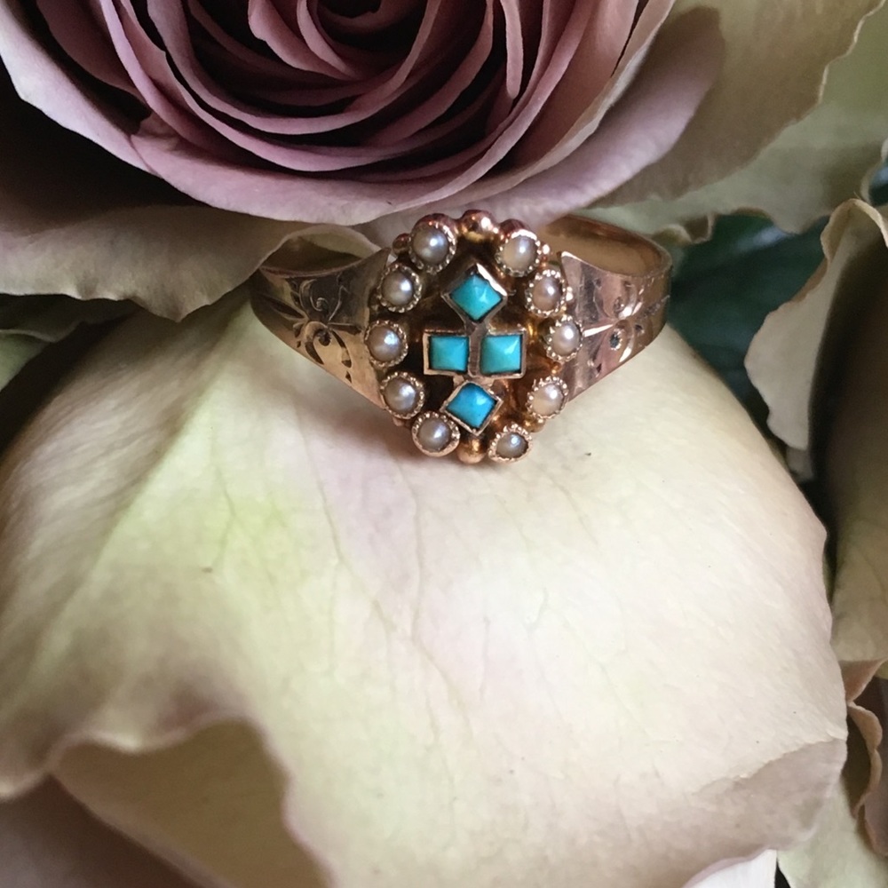 VICTORIAN TURQUOISE AND SEED PEARL RING